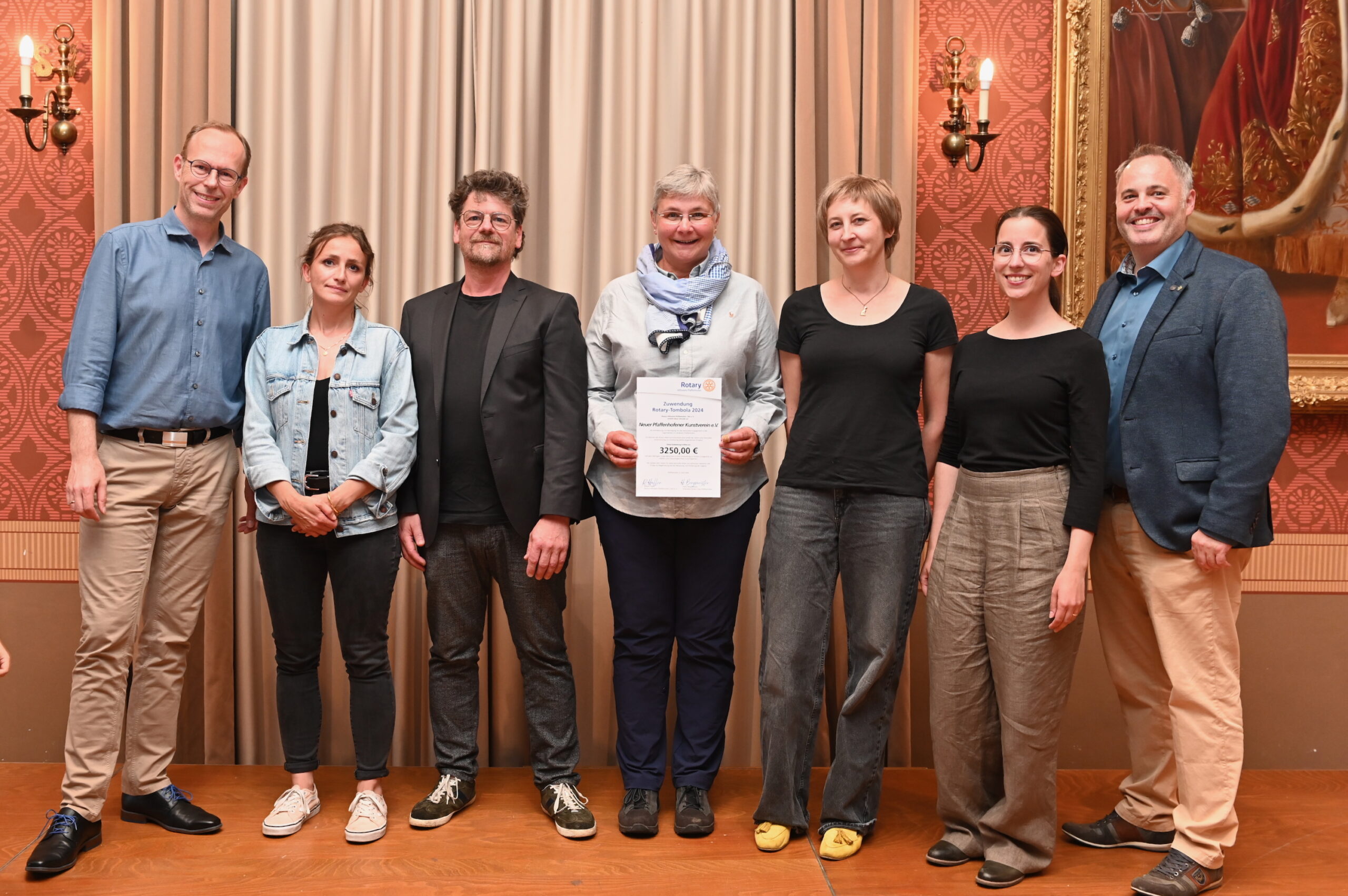 Rotary Pfaffenhofen Tombola Weihnachten 1. Preis Auto Rotary Pfaffenhofen Tombola Weihnachten 1. Preis Auto