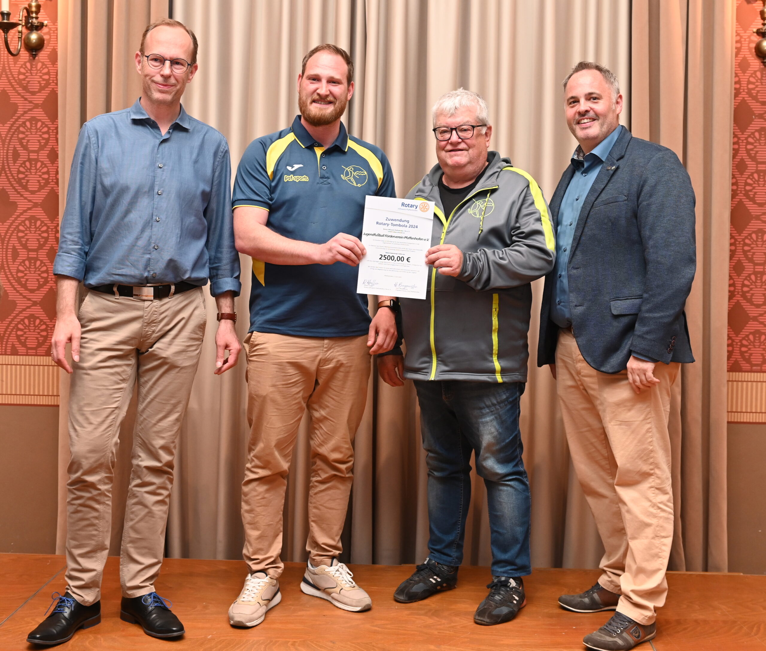 Rotary Pfaffenhofen Tombola Weihnachten 1. Preis Auto Rotary Pfaffenhofen Tombola Weihnachten 1. Preis Auto