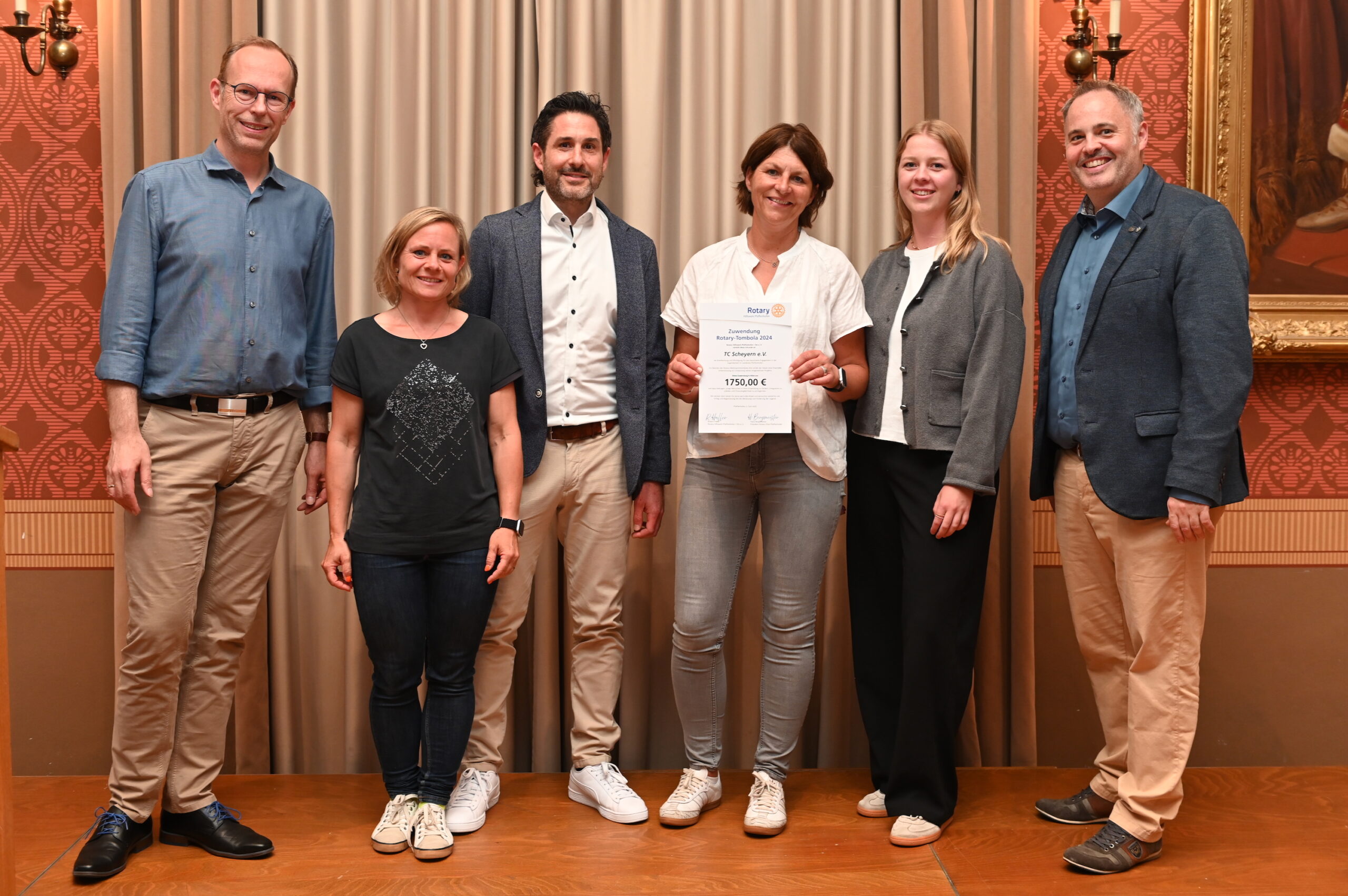 Rotary Pfaffenhofen Tombola Weihnachten 1. Preis Auto Rotary Pfaffenhofen Tombola Weihnachten 1. Preis Auto